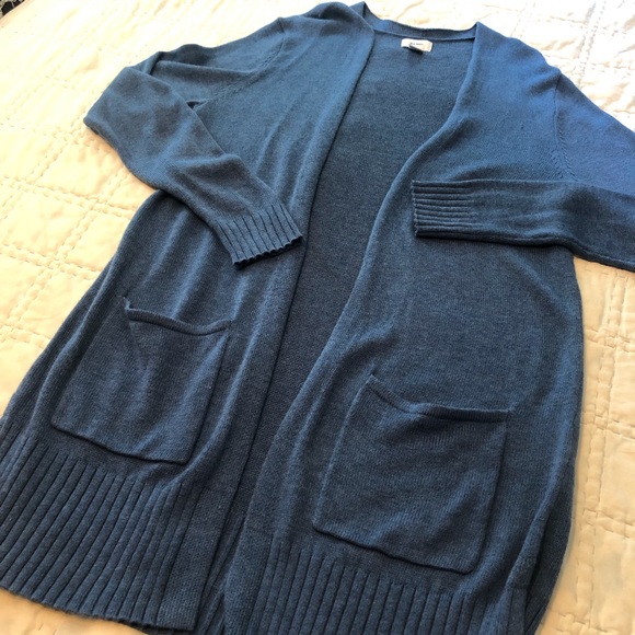 Old Navy Sweaters - Old Navy blue cardigan sweater w/ pockets sz M